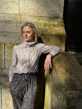 Load image into Gallery viewer, Elba Flowery Blouse