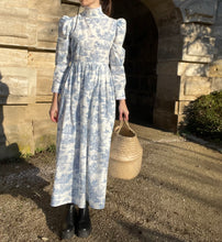 Load image into Gallery viewer, La Colombe Dress
